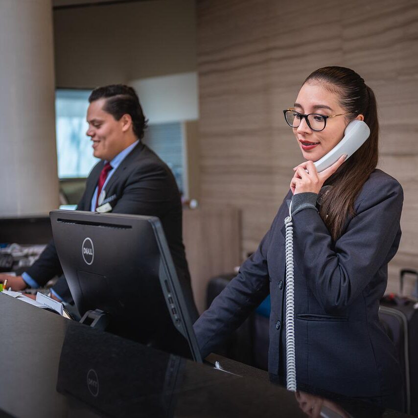 receptionists-phone-call-hotel-5975962 receptionists, phone call, hotel-5975962.jpg